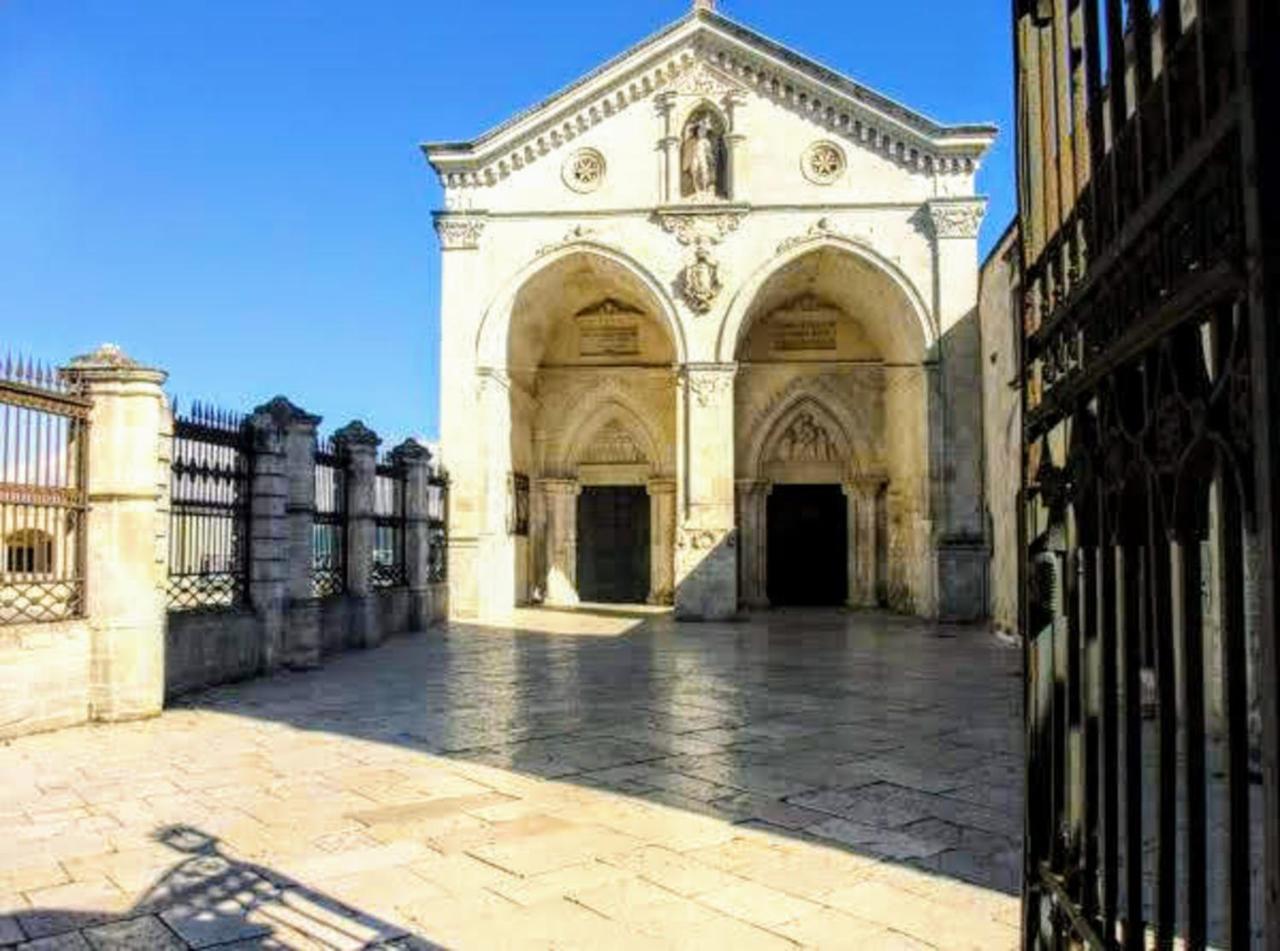Suite Rotari - Affitti Brevi Italia Монте-Сант'Анджело Экстерьер фото